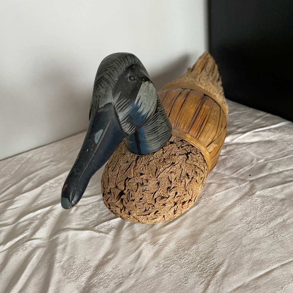 DUCK  - SEAGRASS   And Carved Wood,